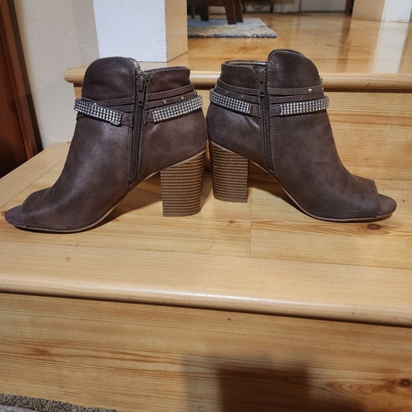 Authenic American Heritage Women's Open-Toe Ankle Booties - Picture 4 of 13